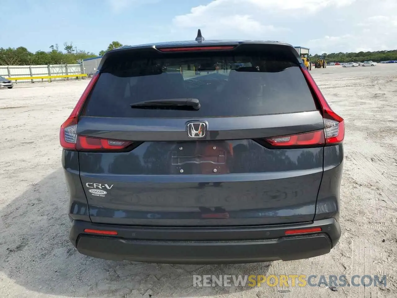 6 Photograph of a damaged car 2HKRS3H79RH320843 HONDA CRV 2024