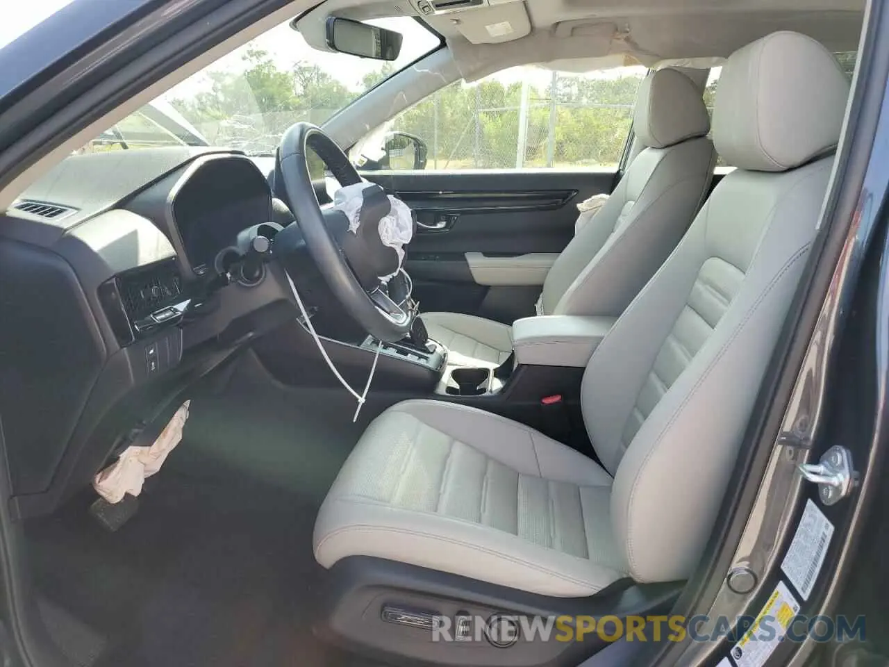 7 Photograph of a damaged car 2HKRS3H79RH320843 HONDA CRV 2024