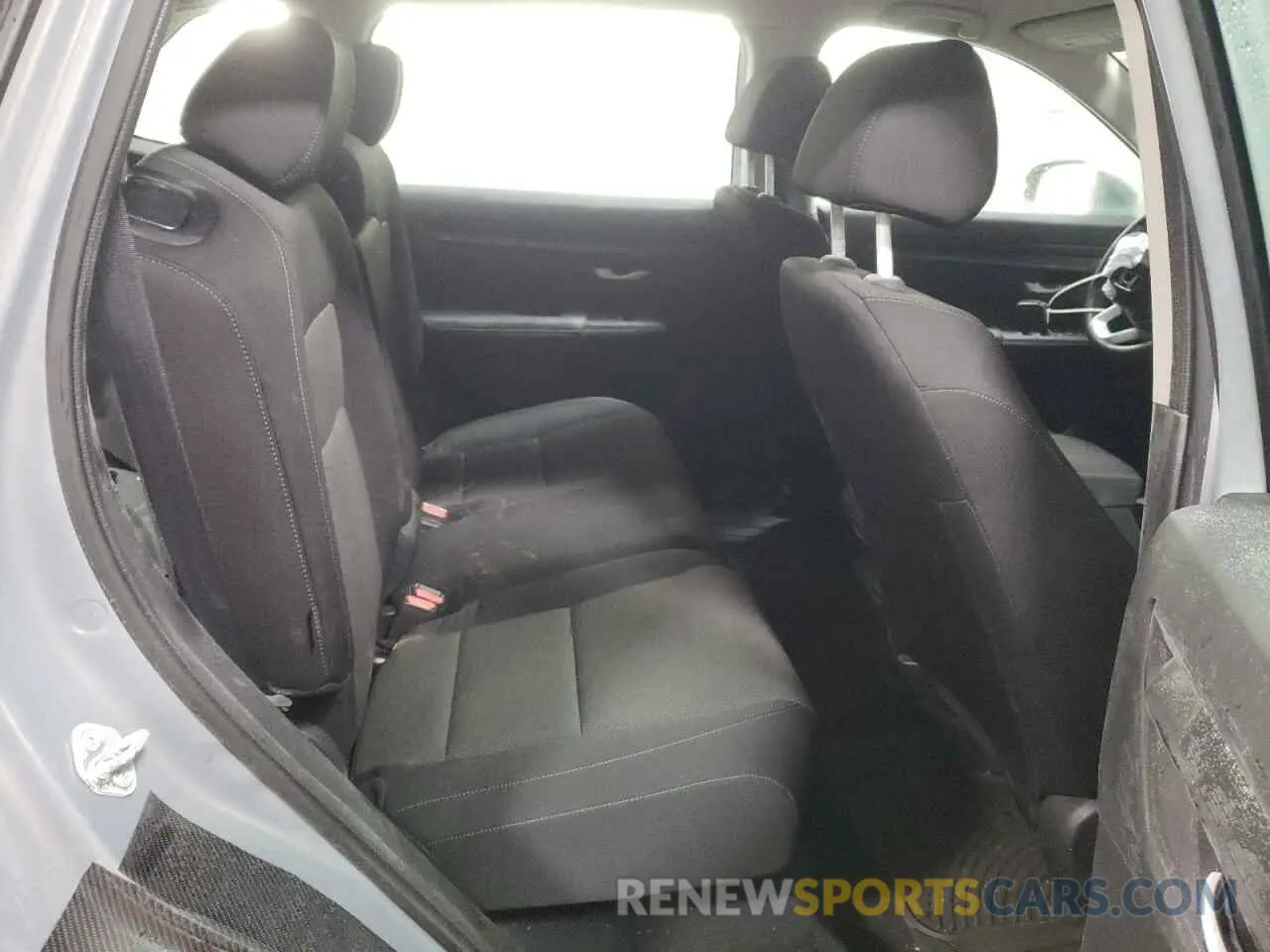 10 Photograph of a damaged car 2HKRS4H29RH403411 HONDA CRV 2024