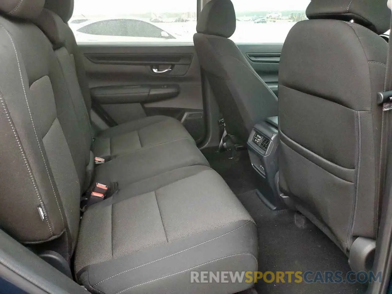 11 Photograph of a damaged car 2HKRS4H40RH420728 HONDA CRV 2024