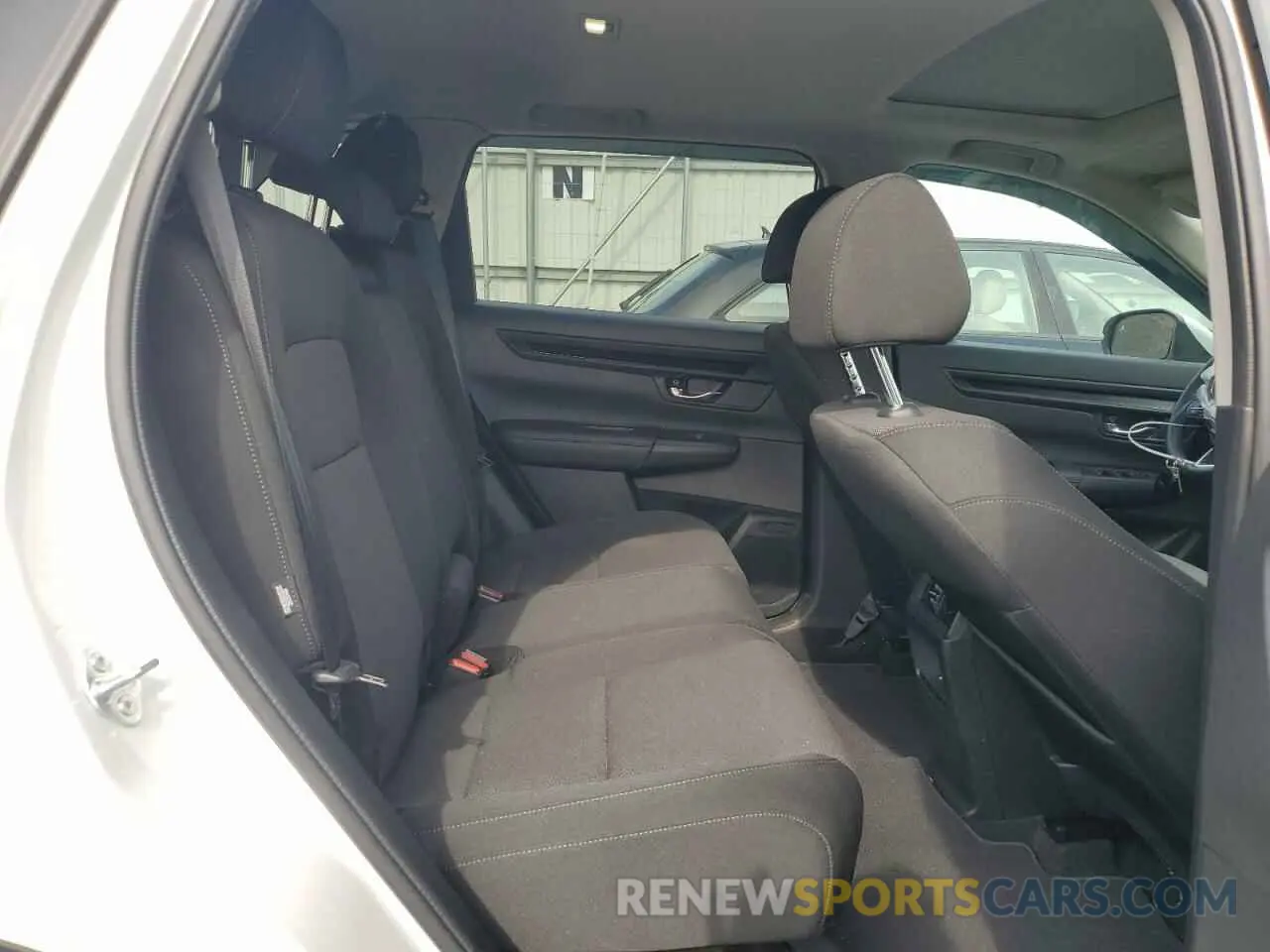 11 Photograph of a damaged car 2HKRS4H42RH484771 HONDA CRV 2024