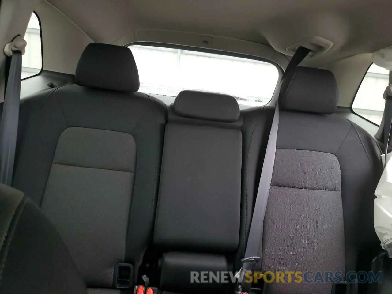 10 Photograph of a damaged car 2HKRS4H44RH445289 HONDA CRV 2024