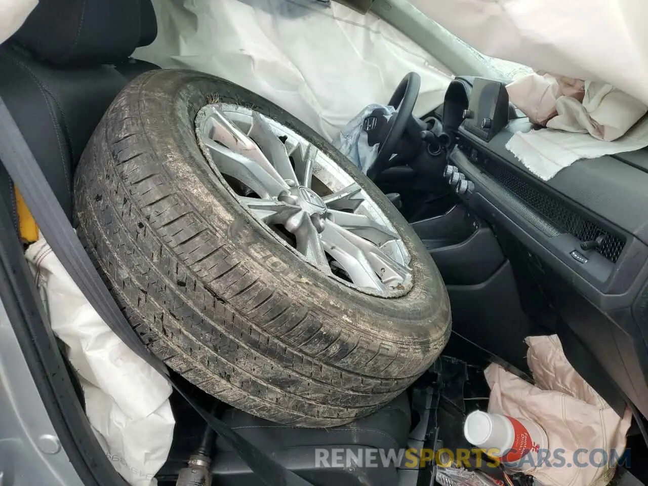 7 Photograph of a damaged car 2HKRS4H49RH477140 HONDA CRV 2024