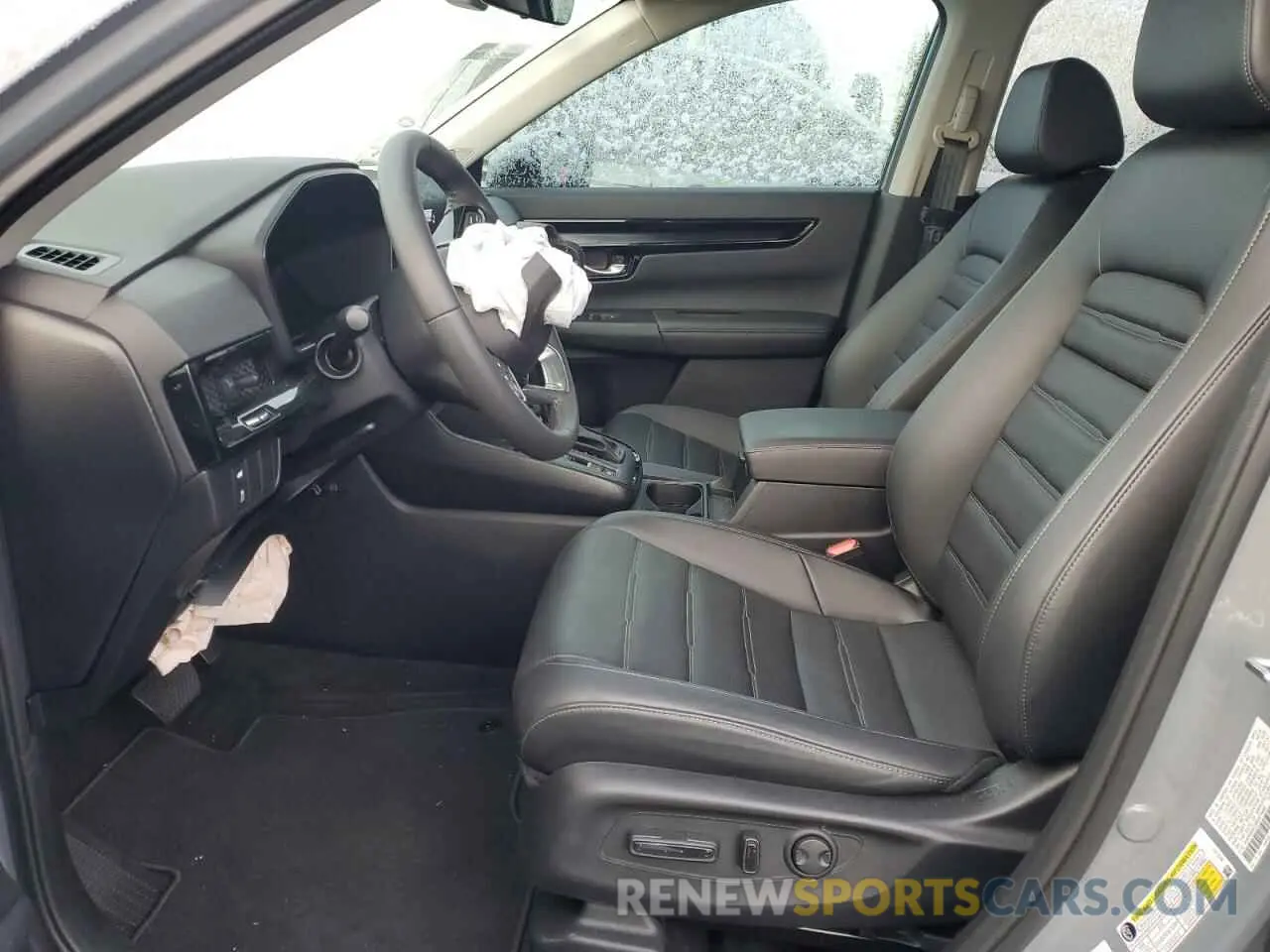 7 Photograph of a damaged car 2HKRS4H73RH479489 HONDA CRV 2024
