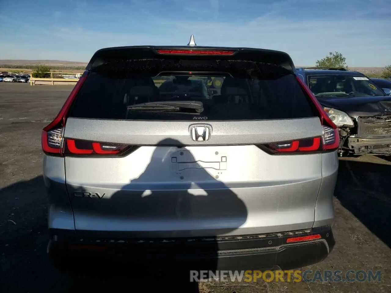 6 Photograph of a damaged car 2HKRS4H76RH405810 HONDA CRV 2024