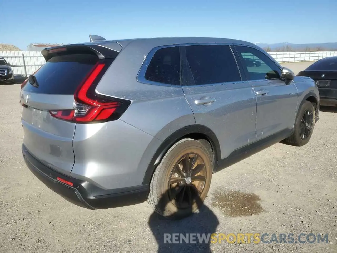 3 Photograph of a damaged car 2HKRS4H77RH420221 HONDA CRV 2024