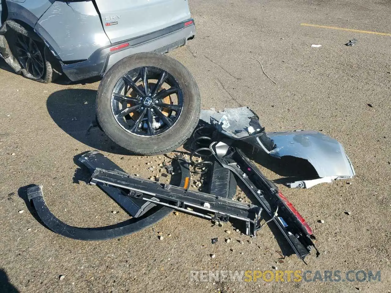 15 Photograph of a damaged car 2HKRS6H56RH811175 HONDA CRV 2024