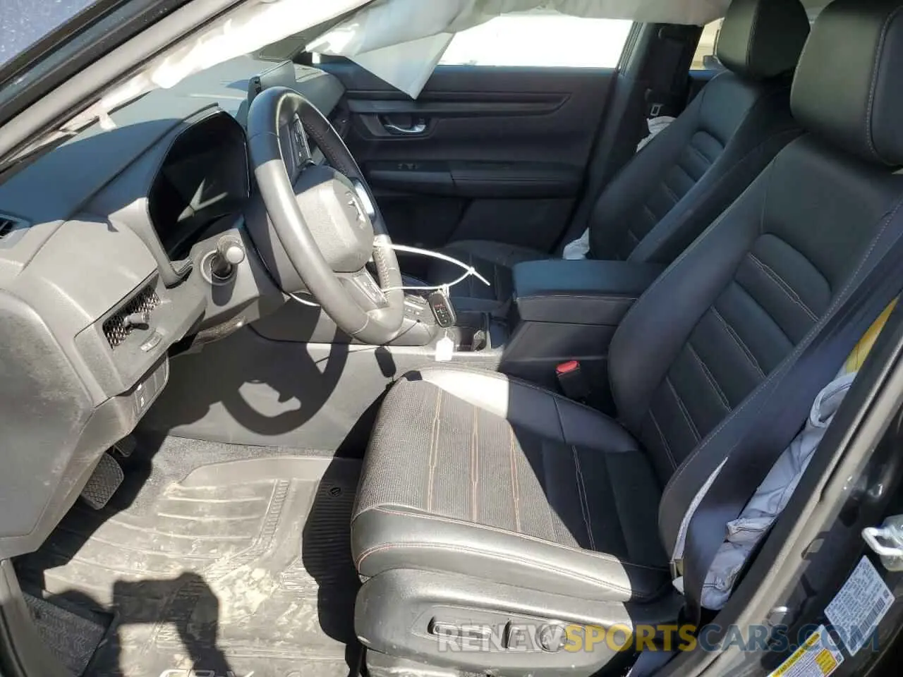 7 Photograph of a damaged car 2HKRS6H83RH803724 HONDA CRV 2024