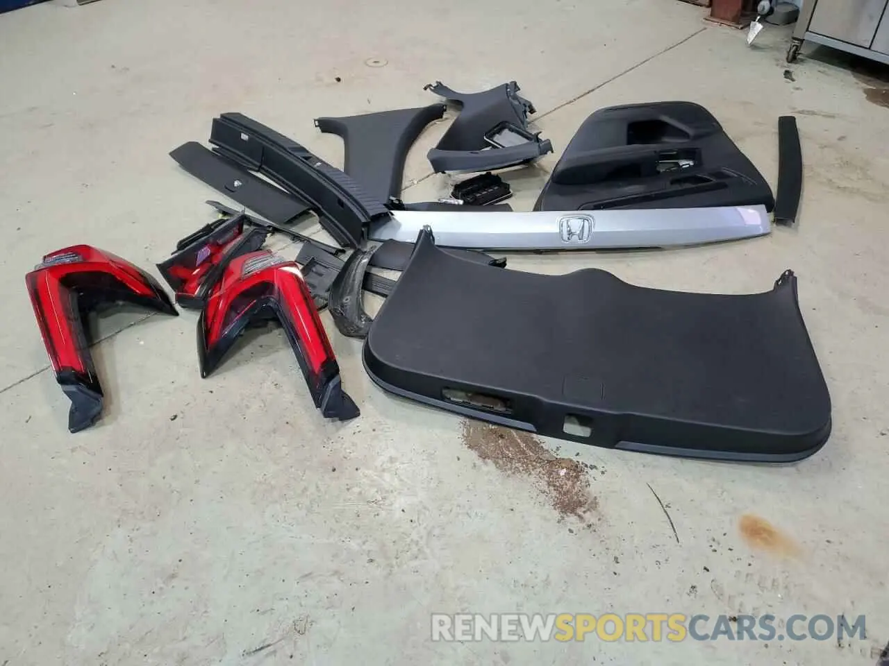 13 Фотография поврежденного автомобиля 2HKRS6H83RH808809 HONDA CRV 2024