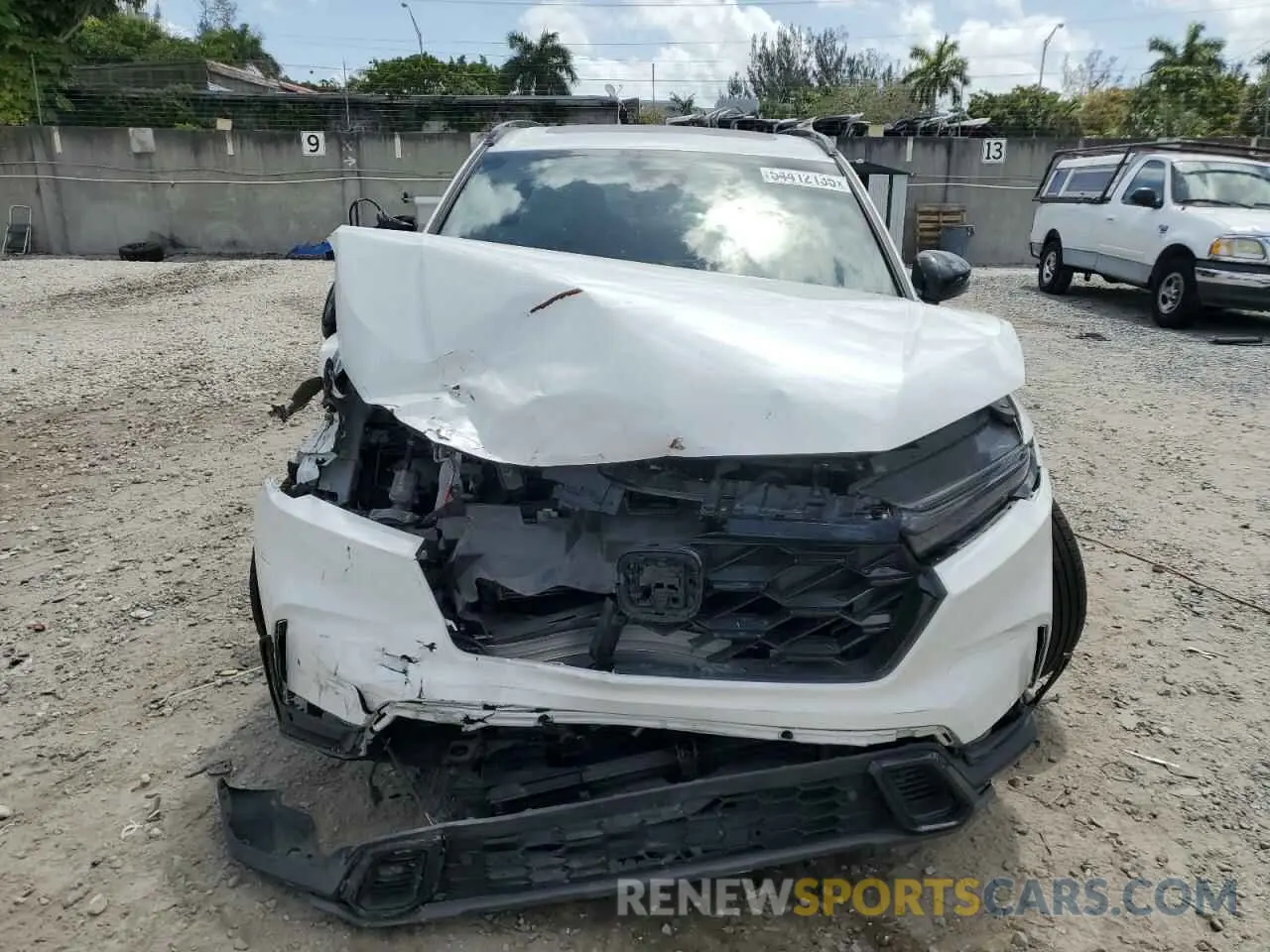 5 Photograph of a damaged car 7FARS5H81RE013044 HONDA CRV 2024