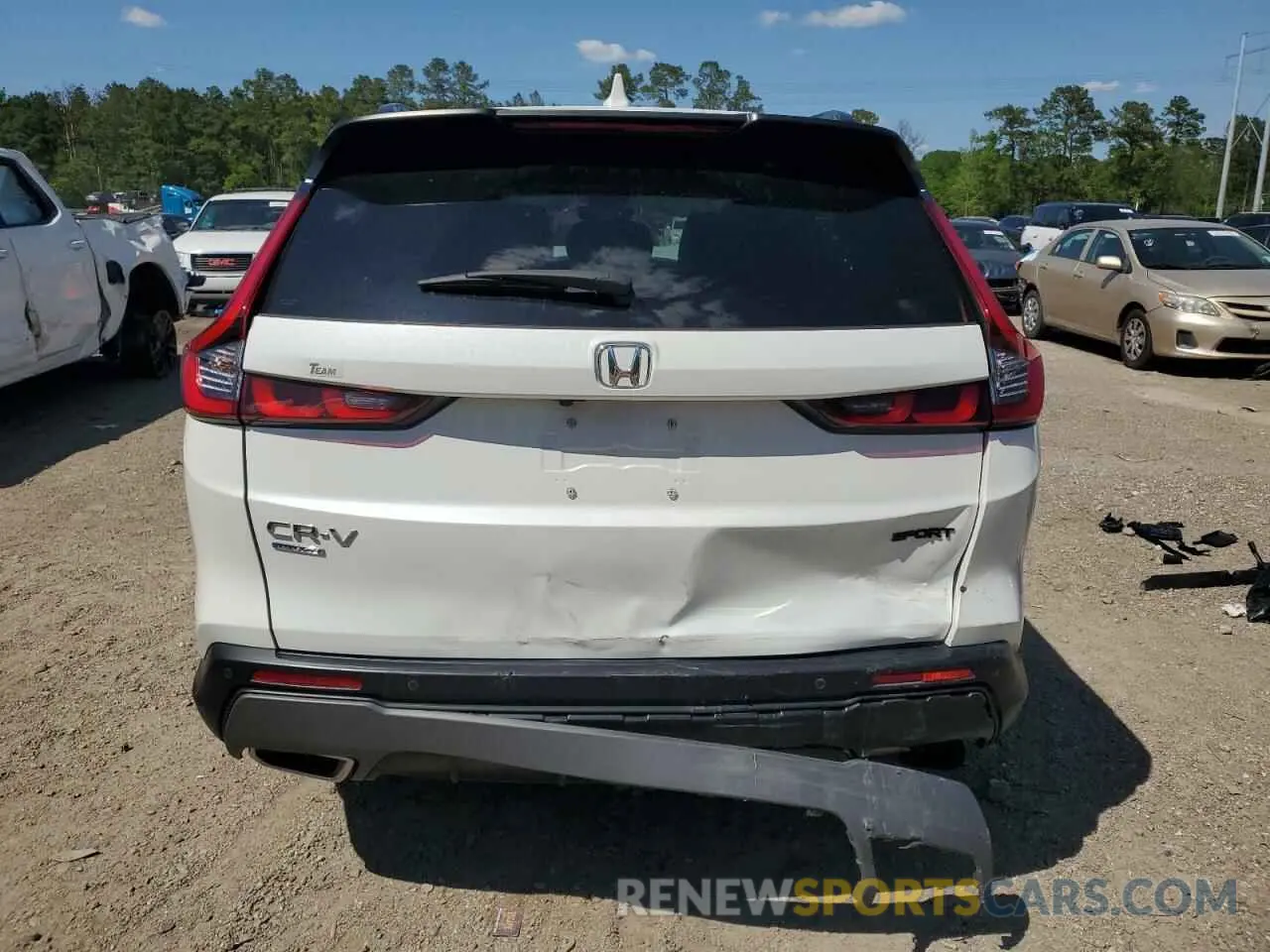 6 Photograph of a damaged car 7FARS5H81RE032631 HONDA CRV 2024