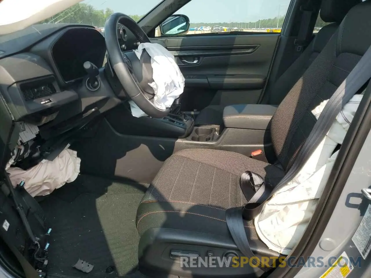 7 Photograph of a damaged car 7FARS6H54RE078336 HONDA CRV 2024