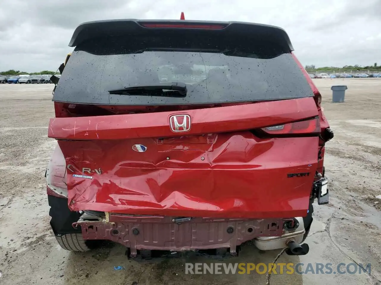 6 Photograph of a damaged car 7FARS6H57RE071414 HONDA CRV 2024