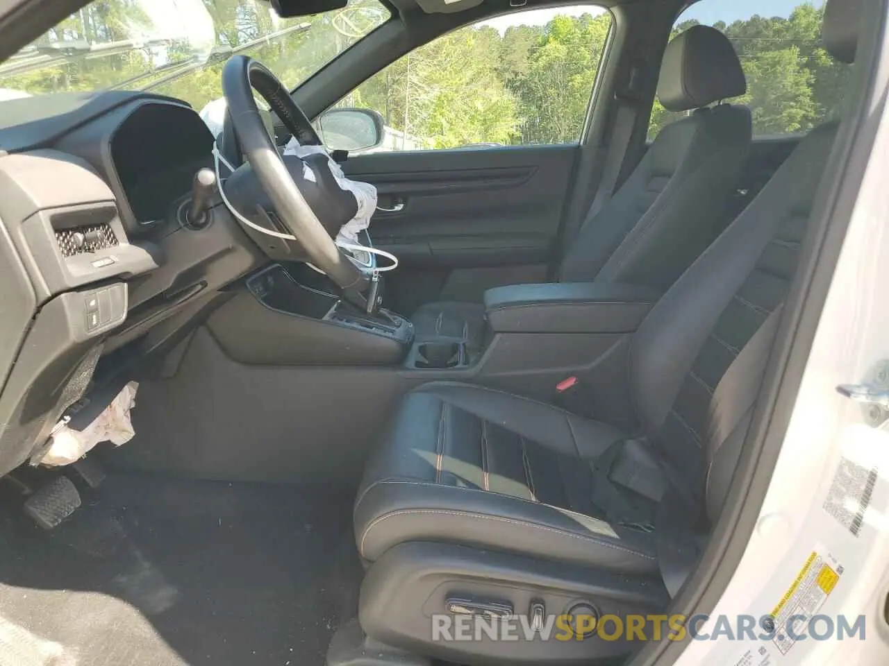 7 Photograph of a damaged car 7FARS6H82RE049315 HONDA CRV 2024