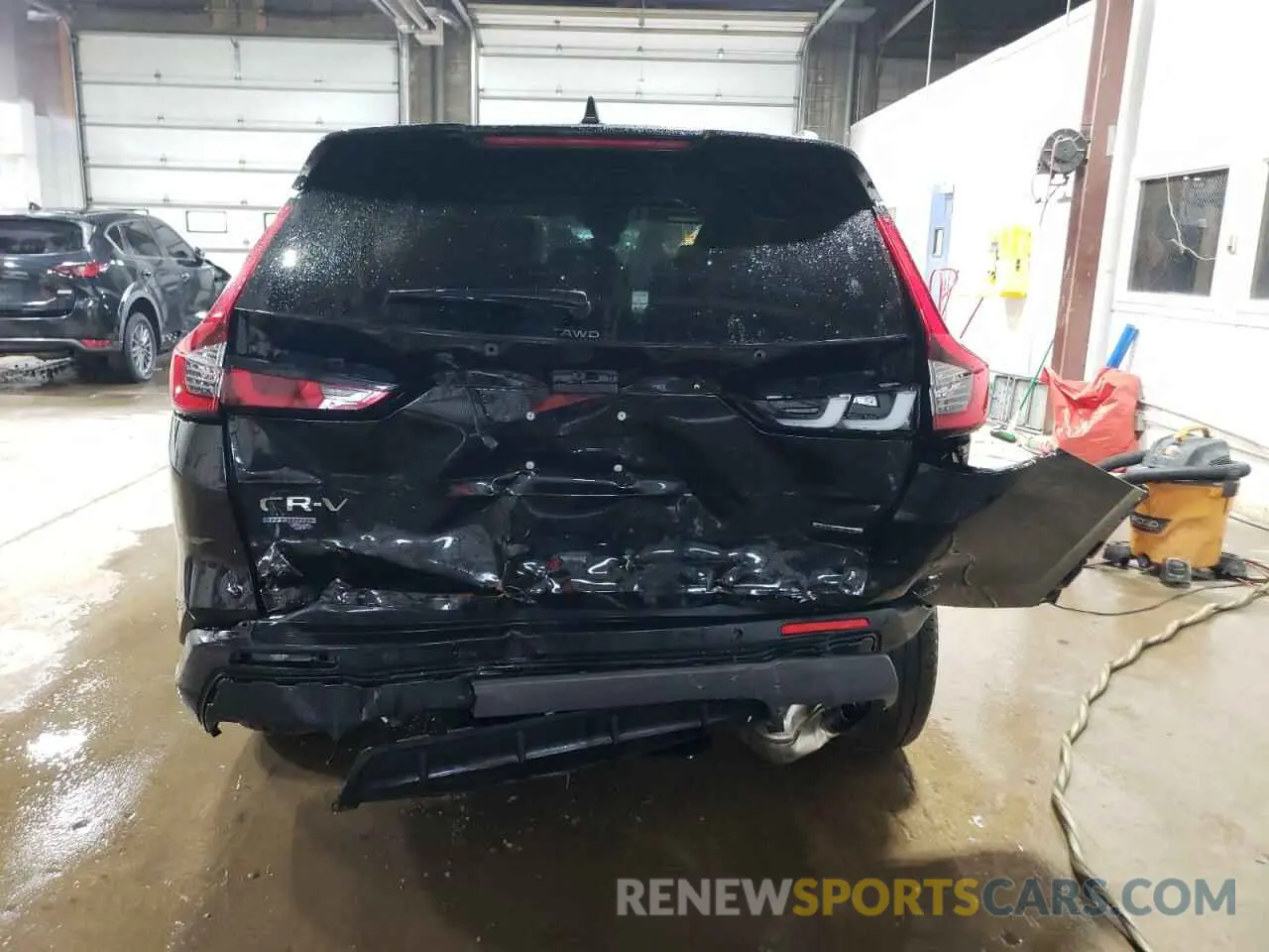 6 Photograph of a damaged car 7FARS6H94RE042357 HONDA CRV 2024