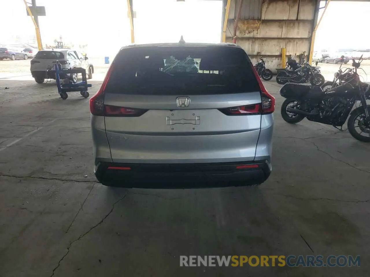 6 Photograph of a damaged car 2HKRS3H44SH336671 HONDA CRV 2025