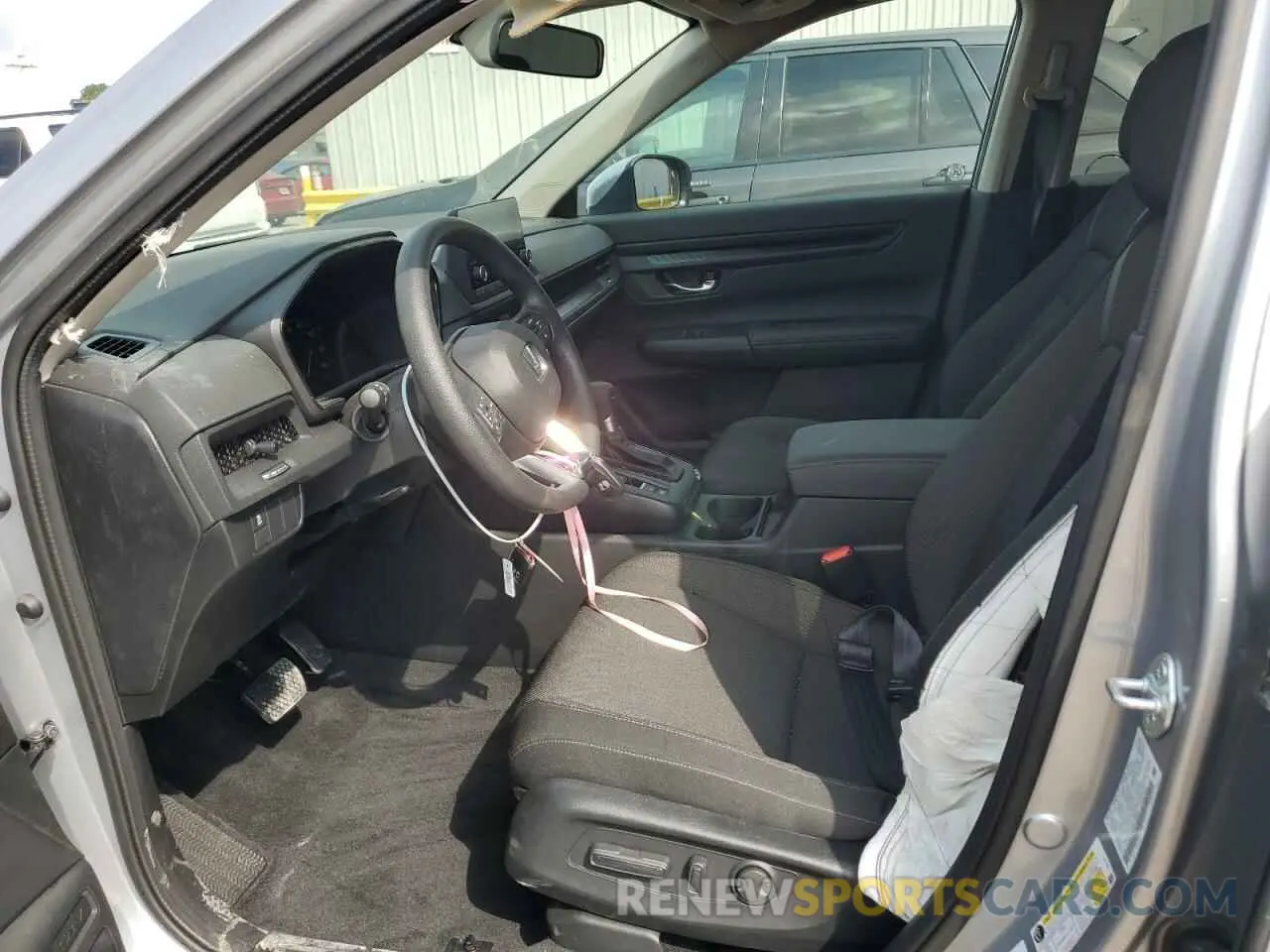 7 Photograph of a damaged car 2HKRS3H48SH329853 HONDA CRV 2025