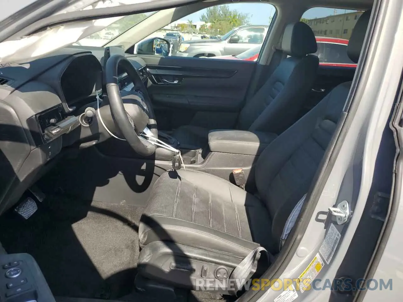7 Photograph of a damaged car 2HKRS3H78SH314957 HONDA CRV 2025