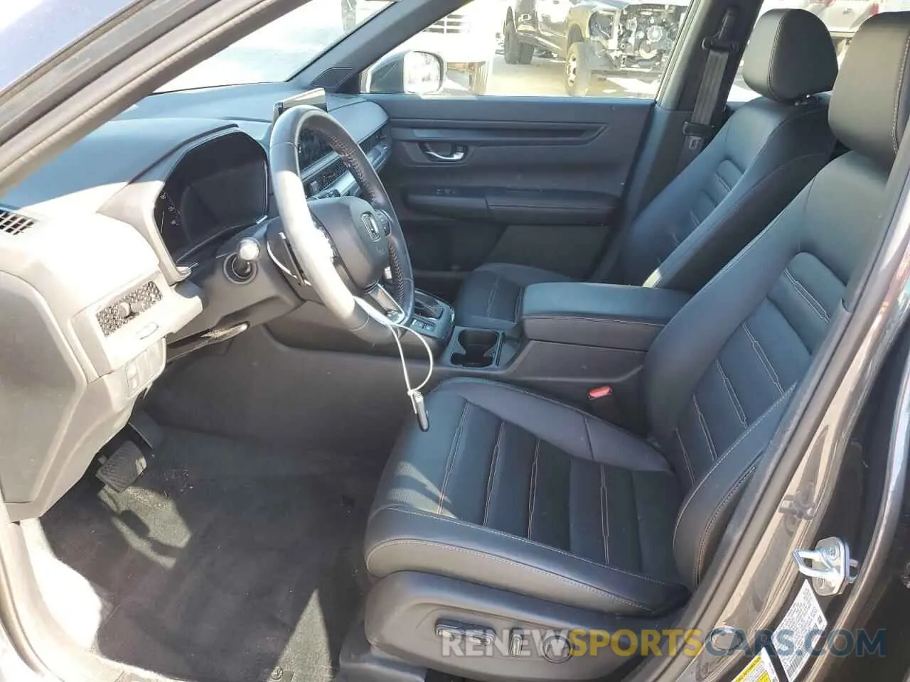 7 Photograph of a damaged car 2HKRS6H84SH800949 HONDA CRV 2025