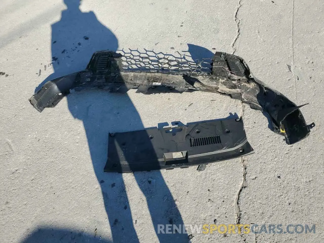 13 Photograph of a damaged car 2HKRS6H8XSH800812 HONDA CRV 2025