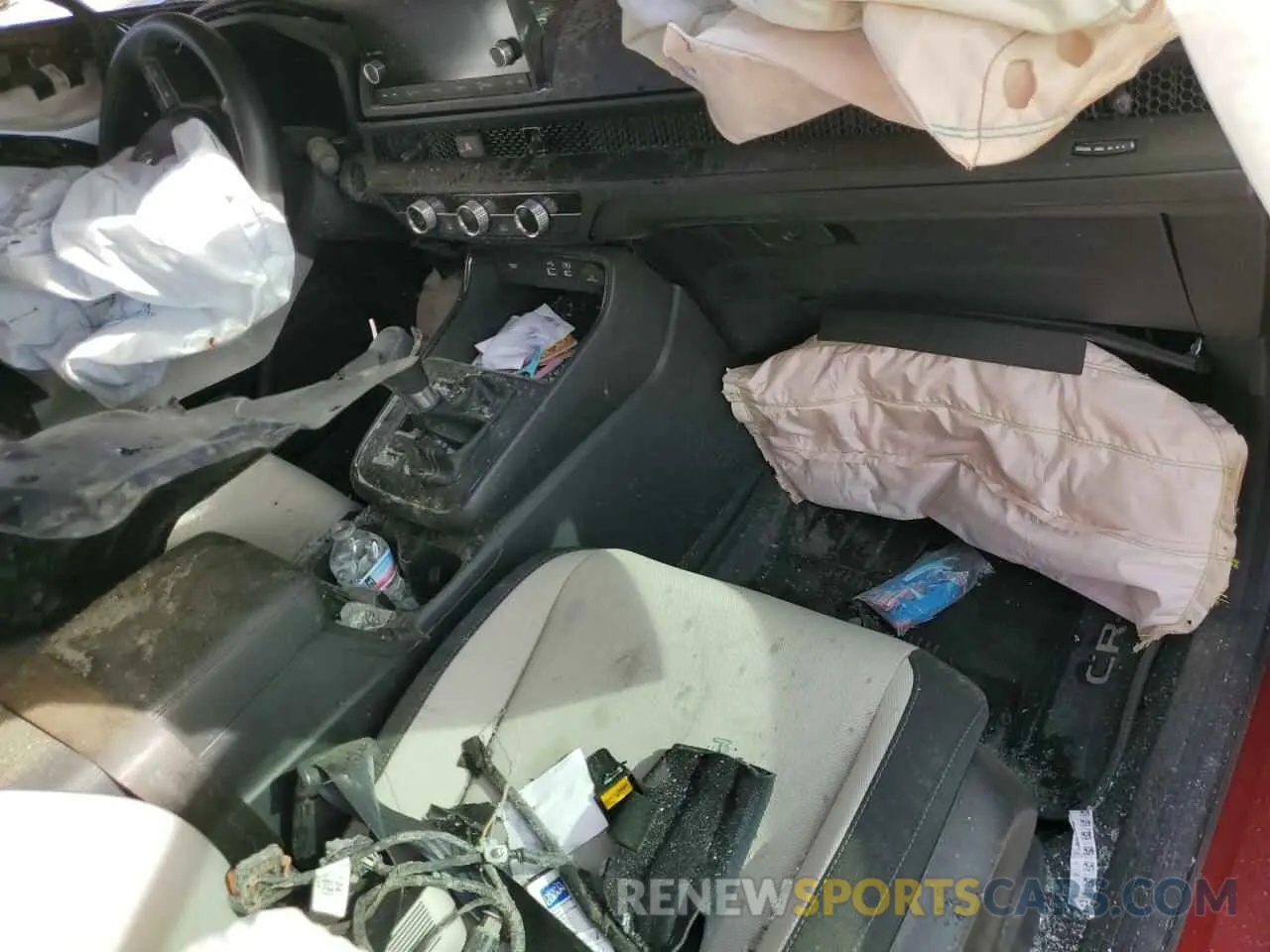 8 Photograph of a damaged car 7FARS3H42SE002464 HONDA CRV 2025