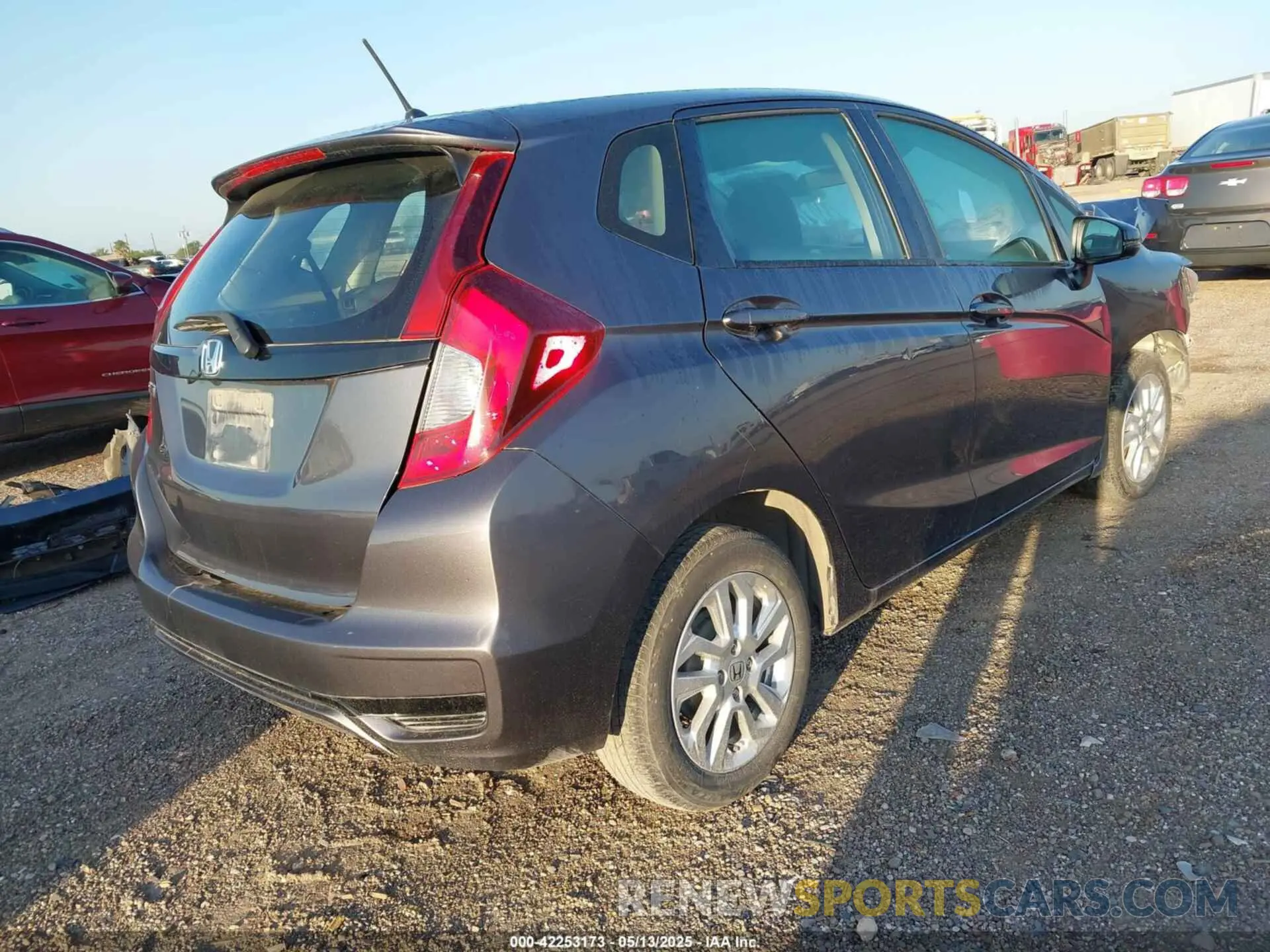 4 Photograph of a damaged car 3HGGK5855KM004455 HONDA FIT 2019