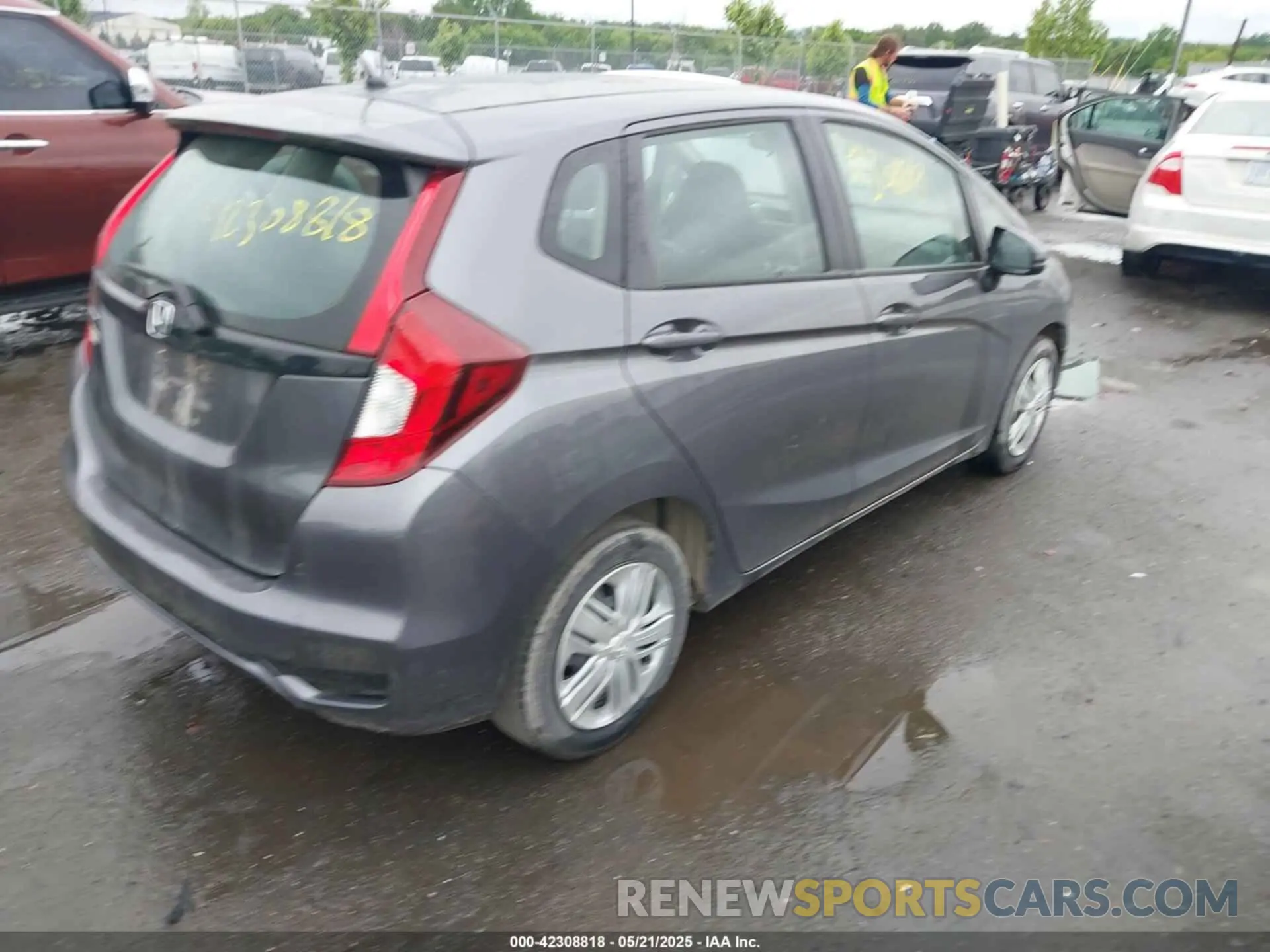 4 Фотография поврежденного автомобиля 3HGGK5H40KM735754 HONDA FIT 2019