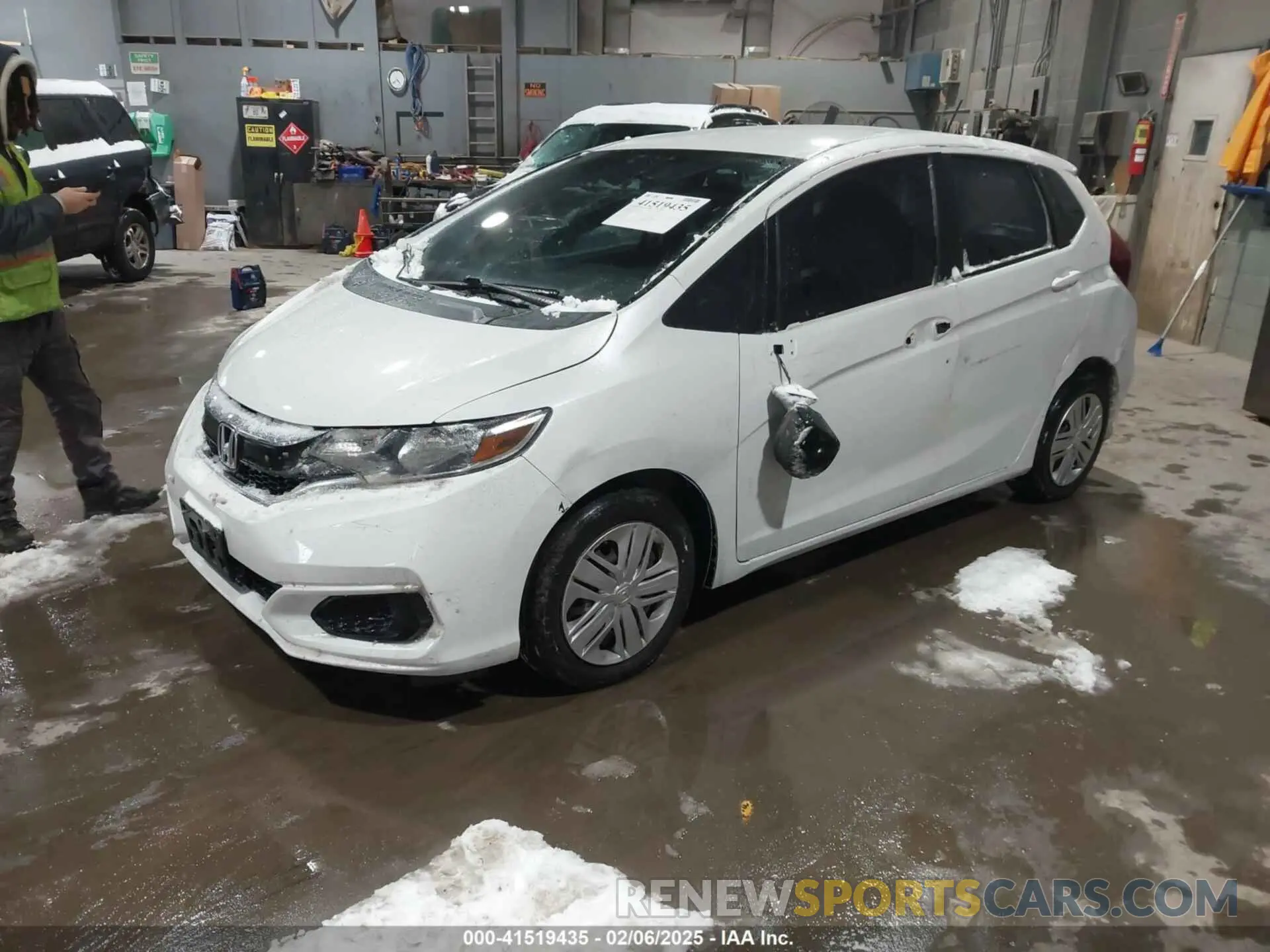 2 Photograph of a damaged car 3HGGK5H42KM706997 HONDA FIT 2019
