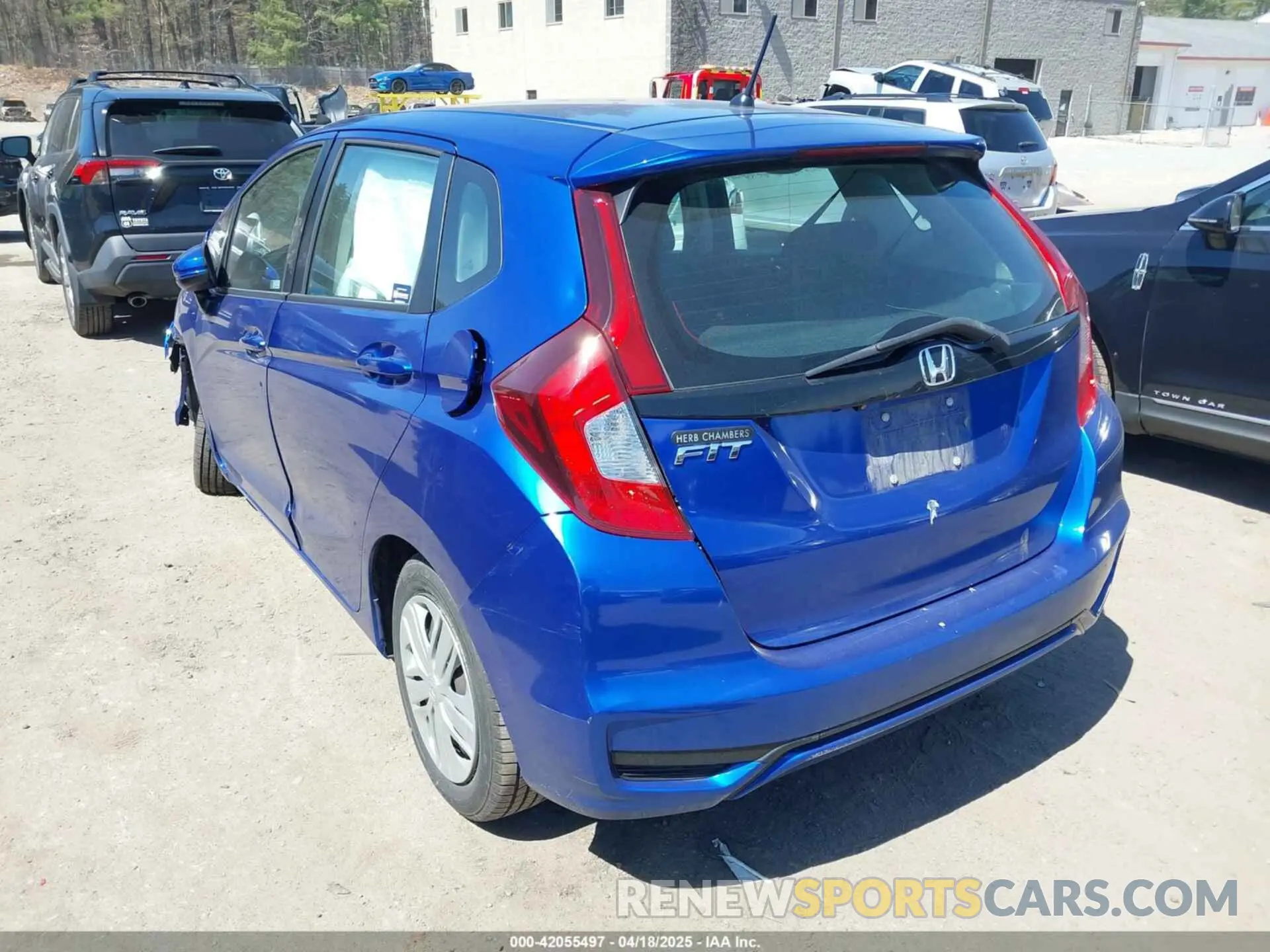 3 Фотография поврежденного автомобиля 3HGGK5H43KM721508 HONDA FIT 2019
