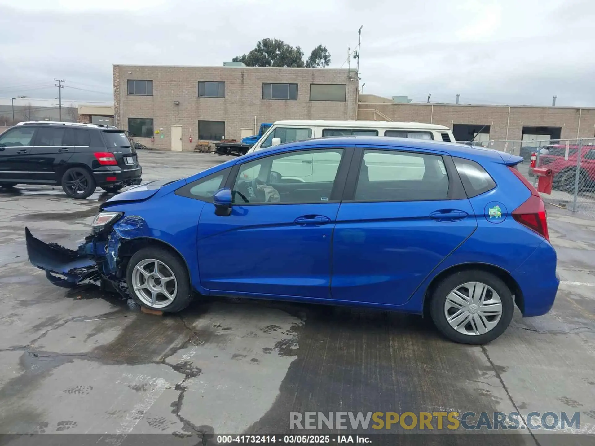 14 Photograph of a damaged car 3HGGK5H43KM737546 HONDA FIT 2019