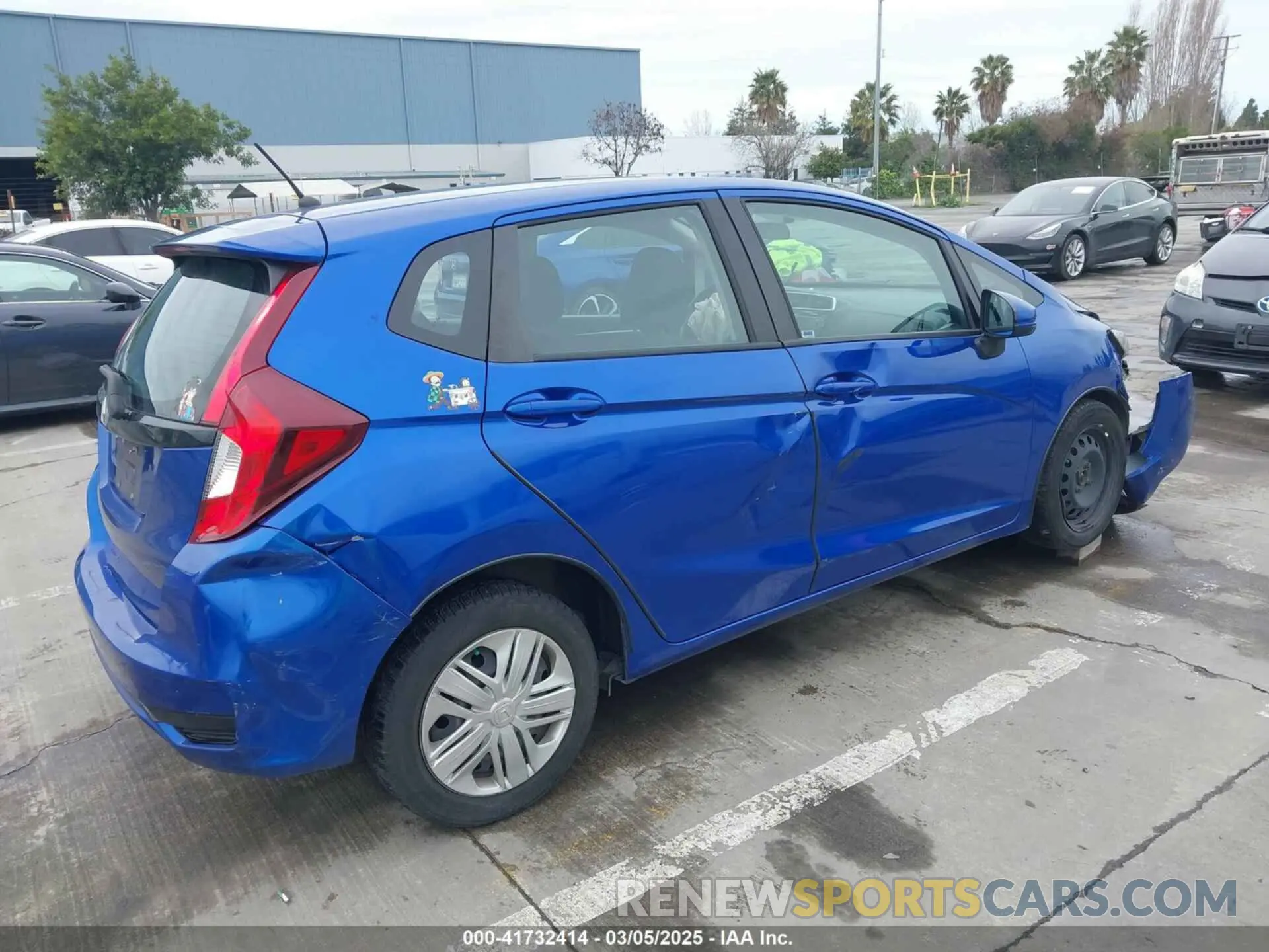 4 Photograph of a damaged car 3HGGK5H43KM737546 HONDA FIT 2019