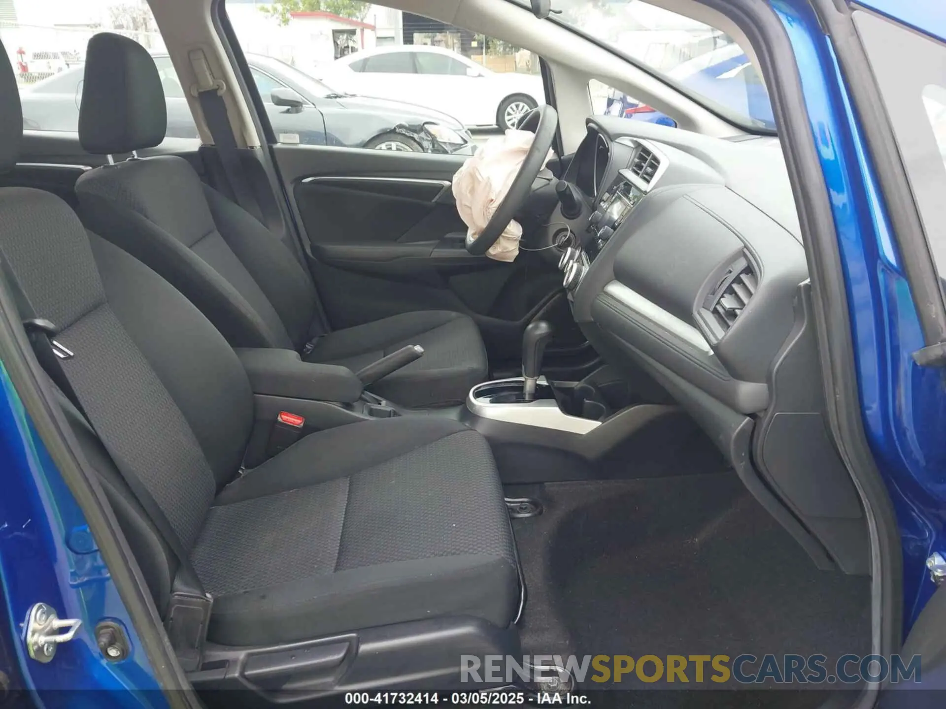 5 Photograph of a damaged car 3HGGK5H43KM737546 HONDA FIT 2019