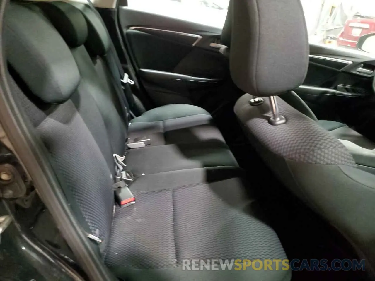 10 Photograph of a damaged car 3HGGK5H44KM724840 HONDA FIT 2019