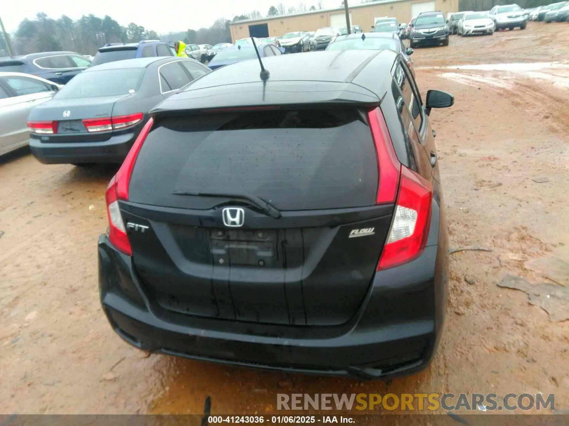 17 Photograph of a damaged car 3HGGK5H44KM744022 HONDA FIT 2019
