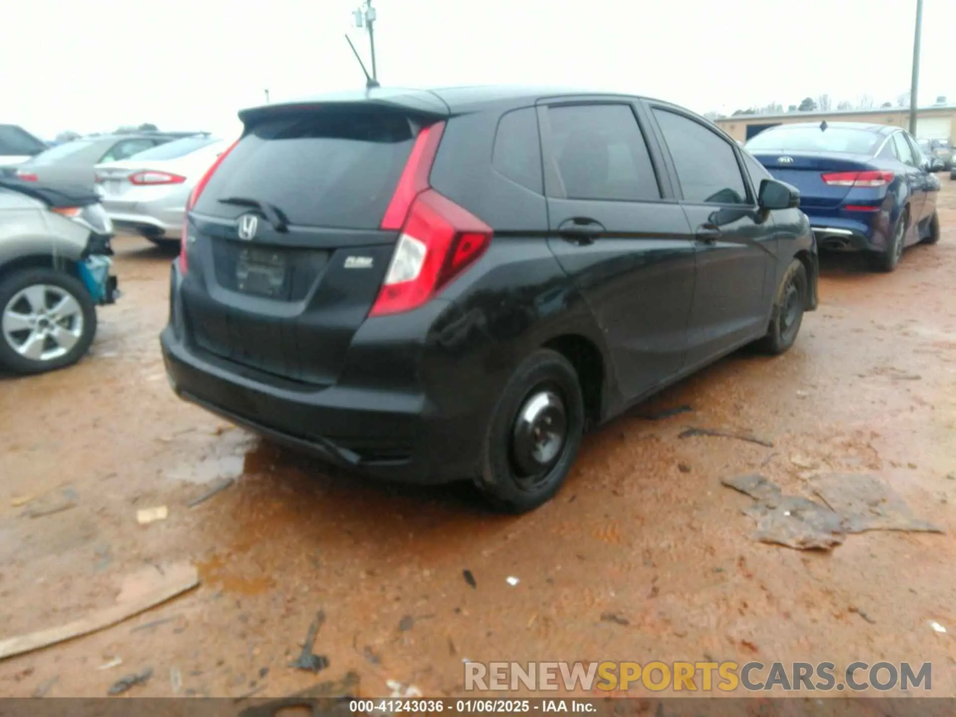 4 Photograph of a damaged car 3HGGK5H44KM744022 HONDA FIT 2019