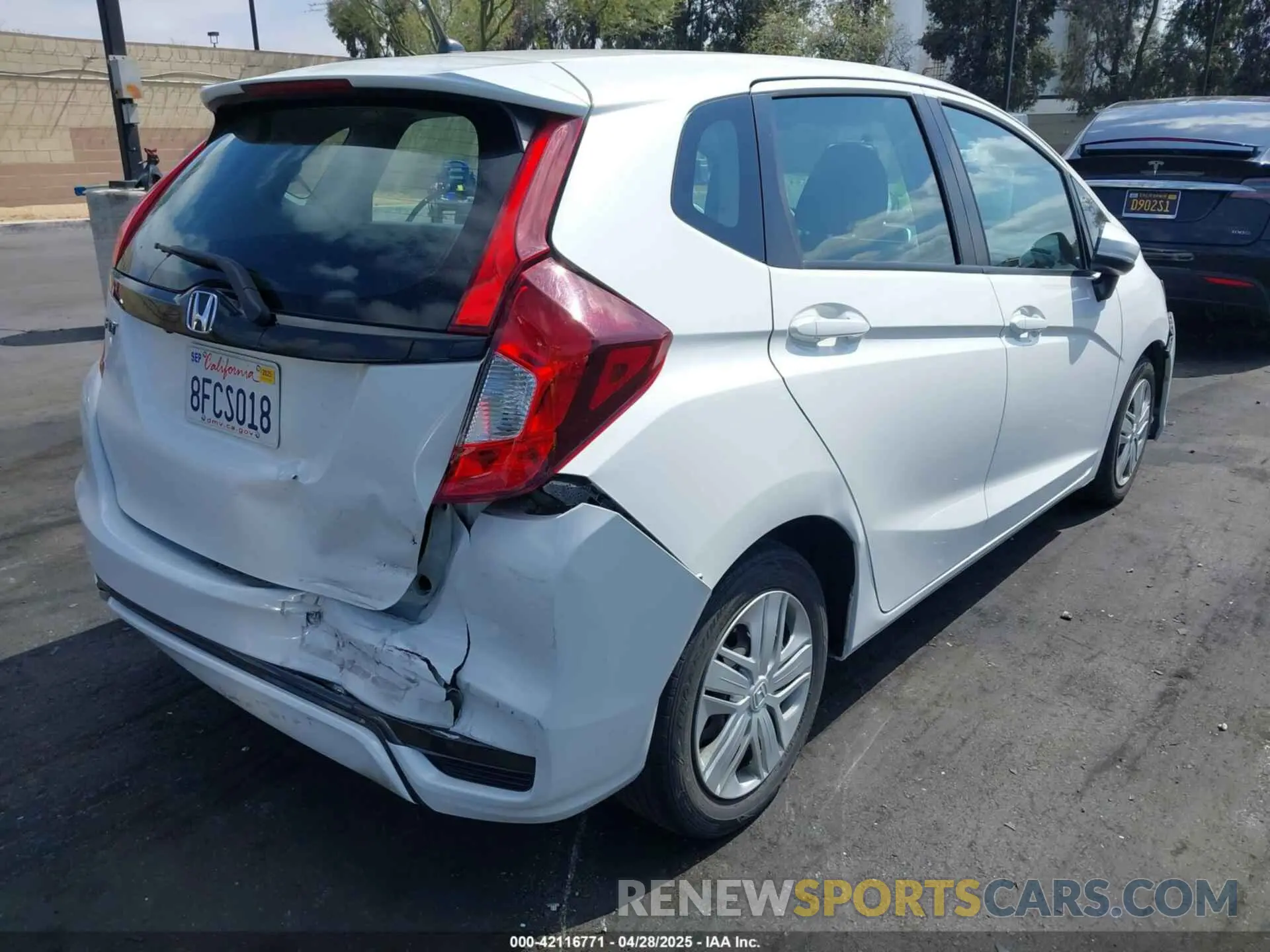 4 Photograph of a damaged car 3HGGK5H45KM701986 HONDA FIT 2019
