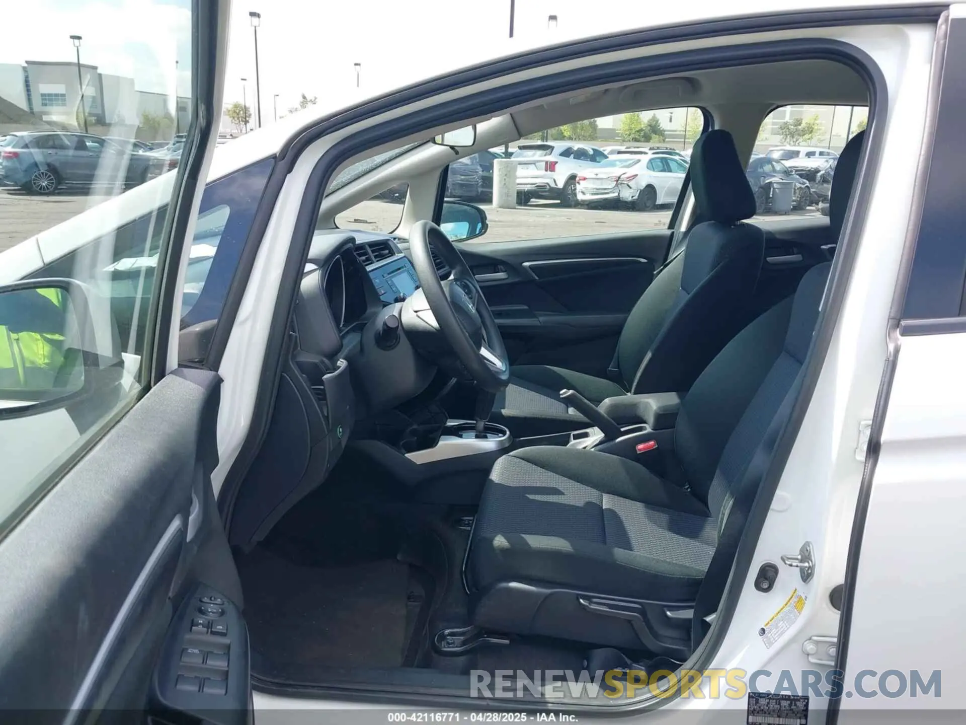 5 Photograph of a damaged car 3HGGK5H45KM701986 HONDA FIT 2019