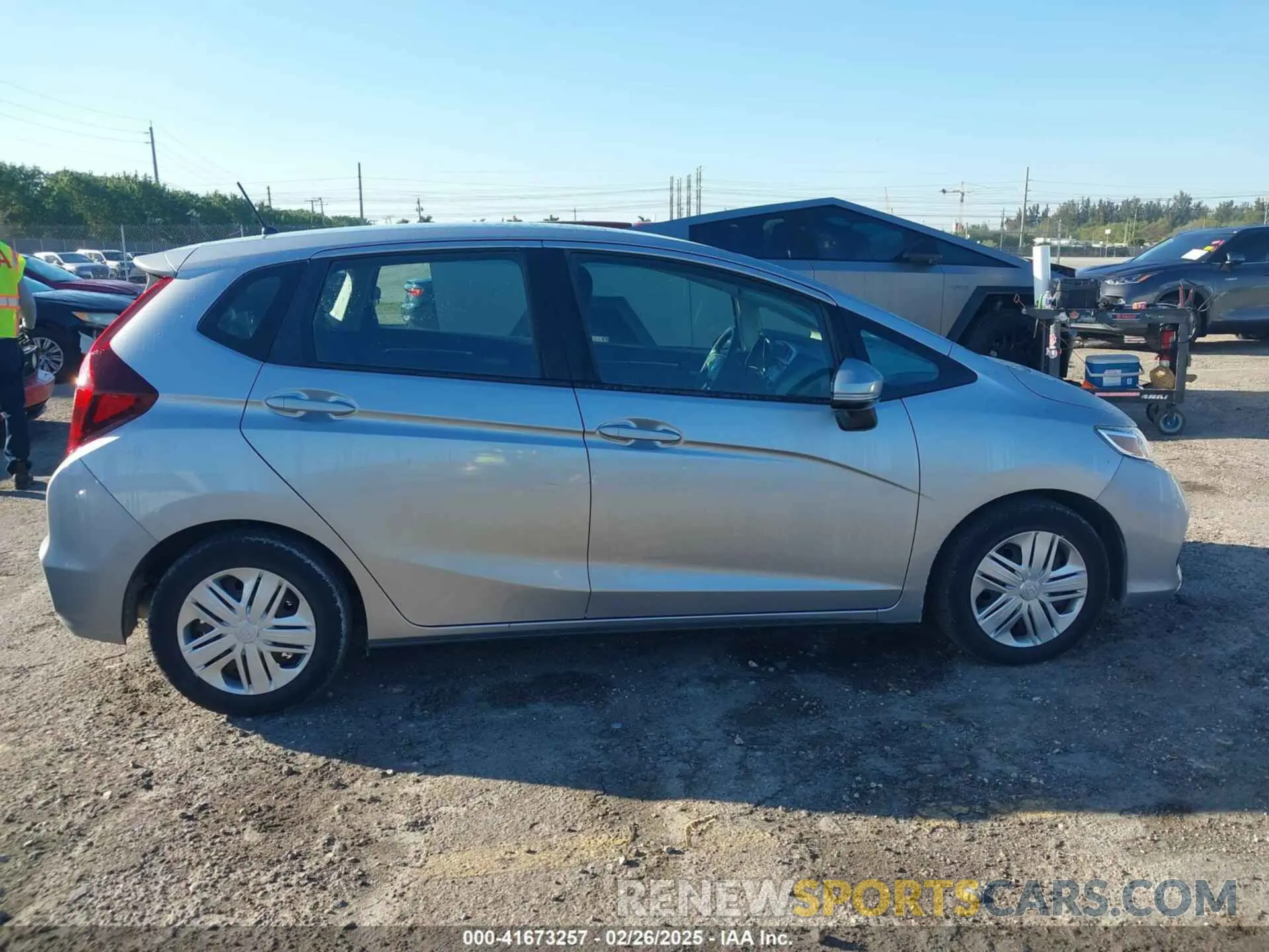 13 Photograph of a damaged car 3HGGK5H45KM727956 HONDA FIT 2019
