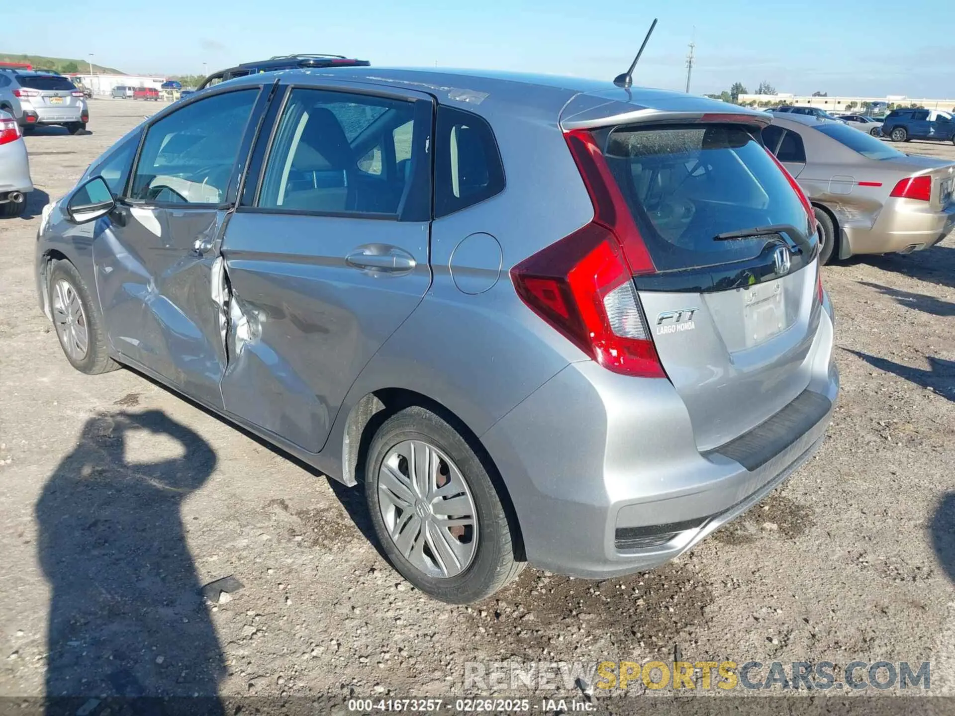 3 Photograph of a damaged car 3HGGK5H45KM727956 HONDA FIT 2019