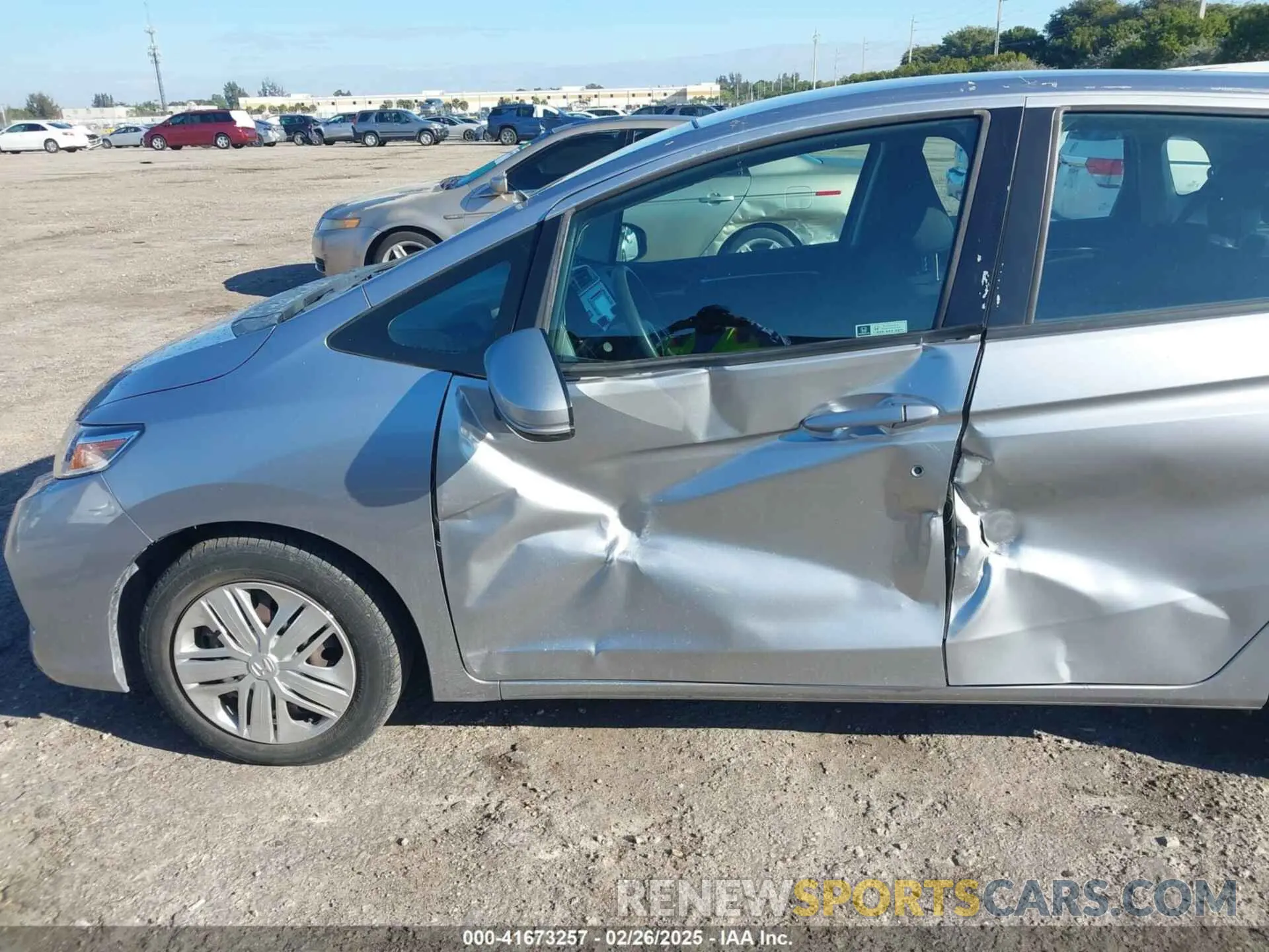 6 Photograph of a damaged car 3HGGK5H45KM727956 HONDA FIT 2019