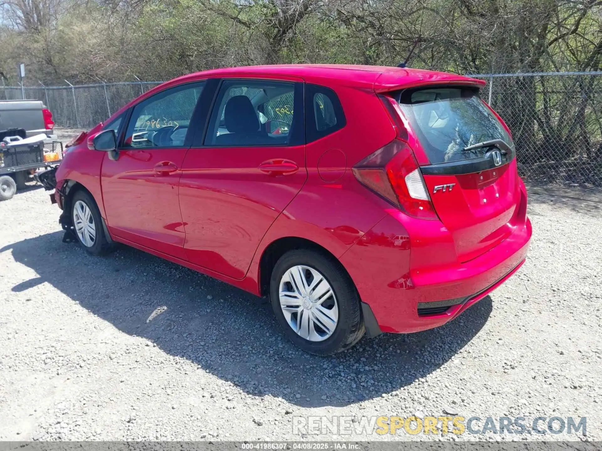 3 Фотография поврежденного автомобиля 3HGGK5H45KM744420 HONDA FIT 2019