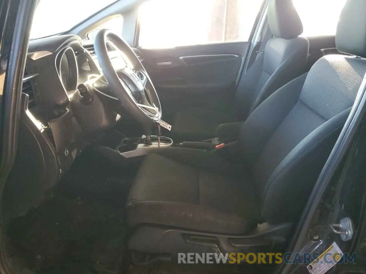 7 Photograph of a damaged car 3HGGK5H49KM729158 HONDA FIT 2019