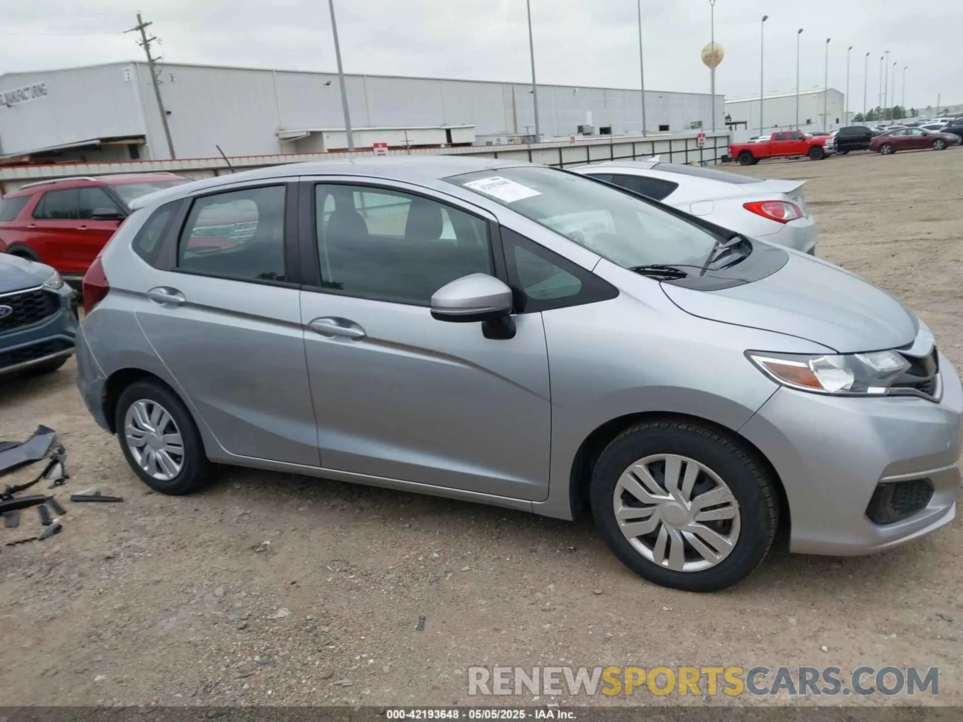 13 Фотография поврежденного автомобиля 3HGGK5H49KM732755 HONDA FIT 2019