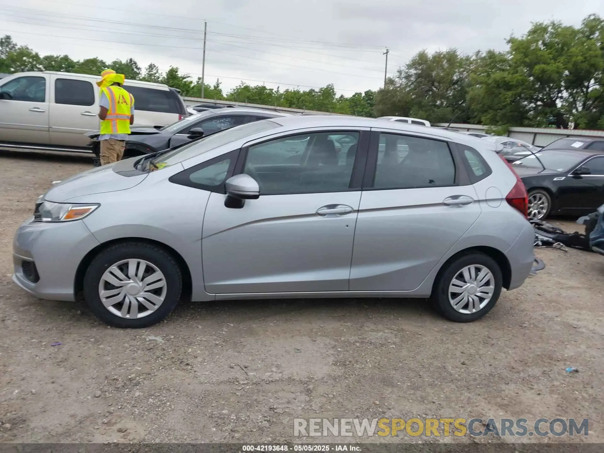 14 Фотография поврежденного автомобиля 3HGGK5H49KM732755 HONDA FIT 2019