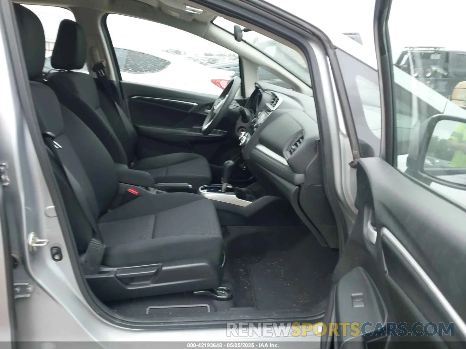 5 Фотография поврежденного автомобиля 3HGGK5H49KM732755 HONDA FIT 2019