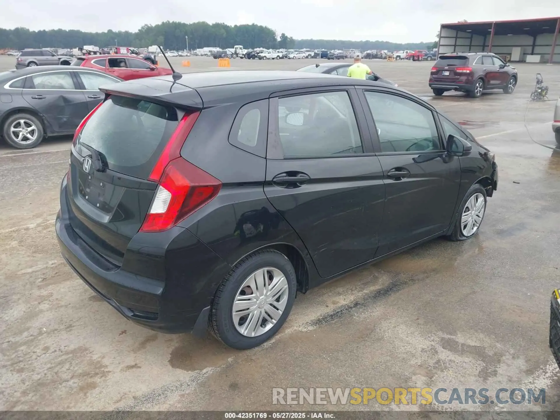 4 Фотография поврежденного автомобиля 3HGGK5H49KM736014 HONDA FIT 2019
