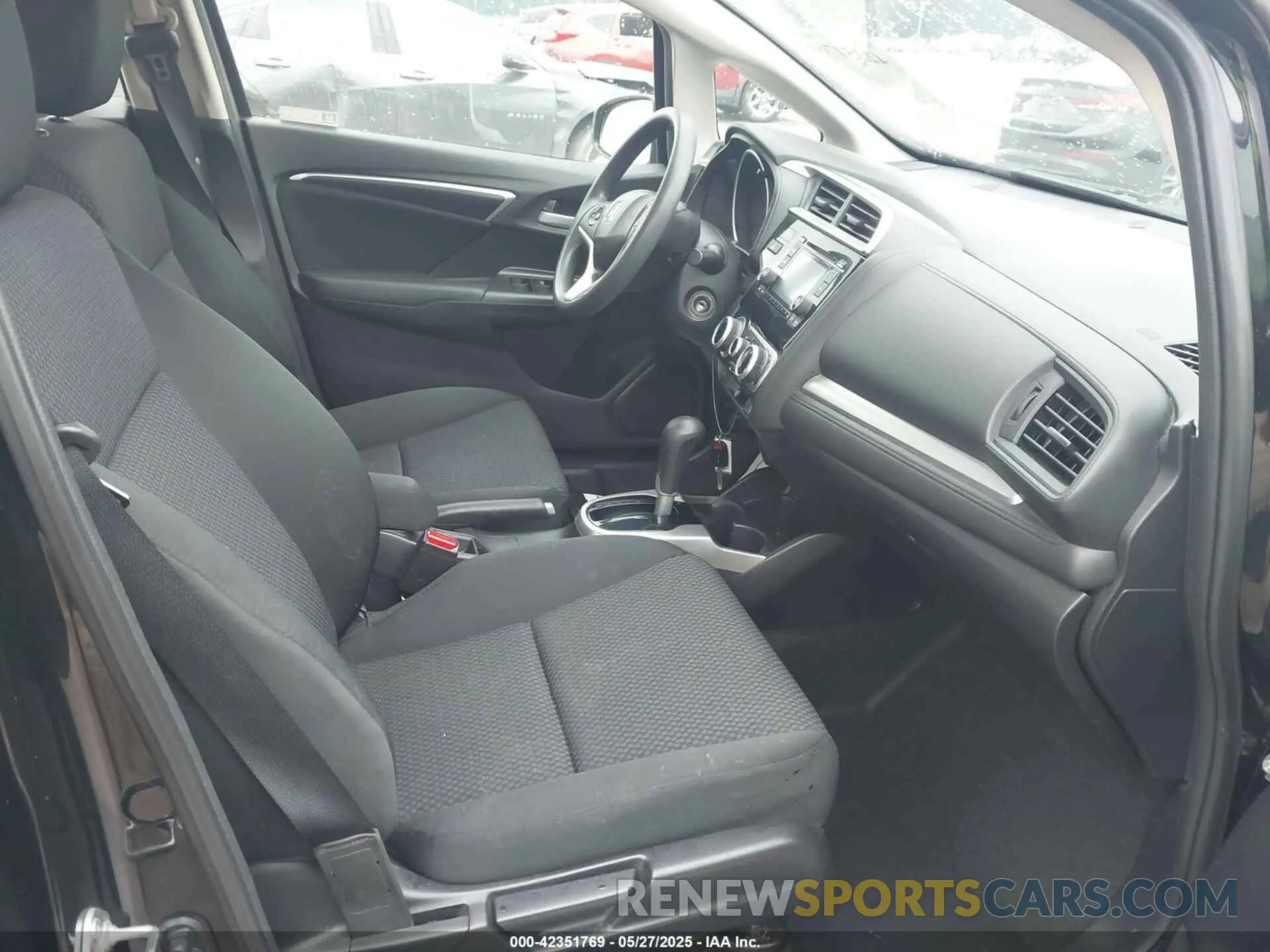5 Фотография поврежденного автомобиля 3HGGK5H49KM736014 HONDA FIT 2019