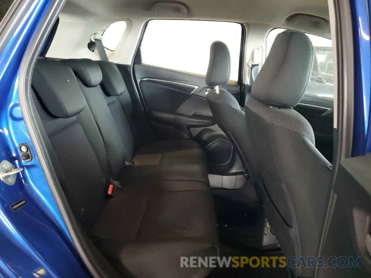 10 Photograph of a damaged car 3HGGK5H4XKM736538 HONDA FIT 2019