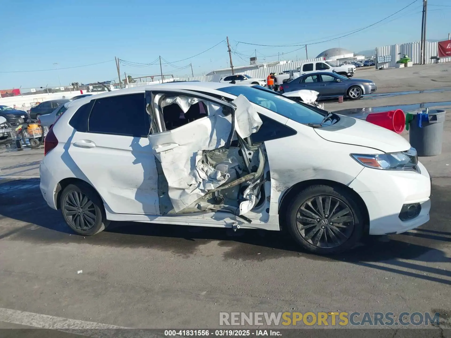 13 Фотография поврежденного автомобиля 3HGGK5H60KM717921 HONDA FIT 2019