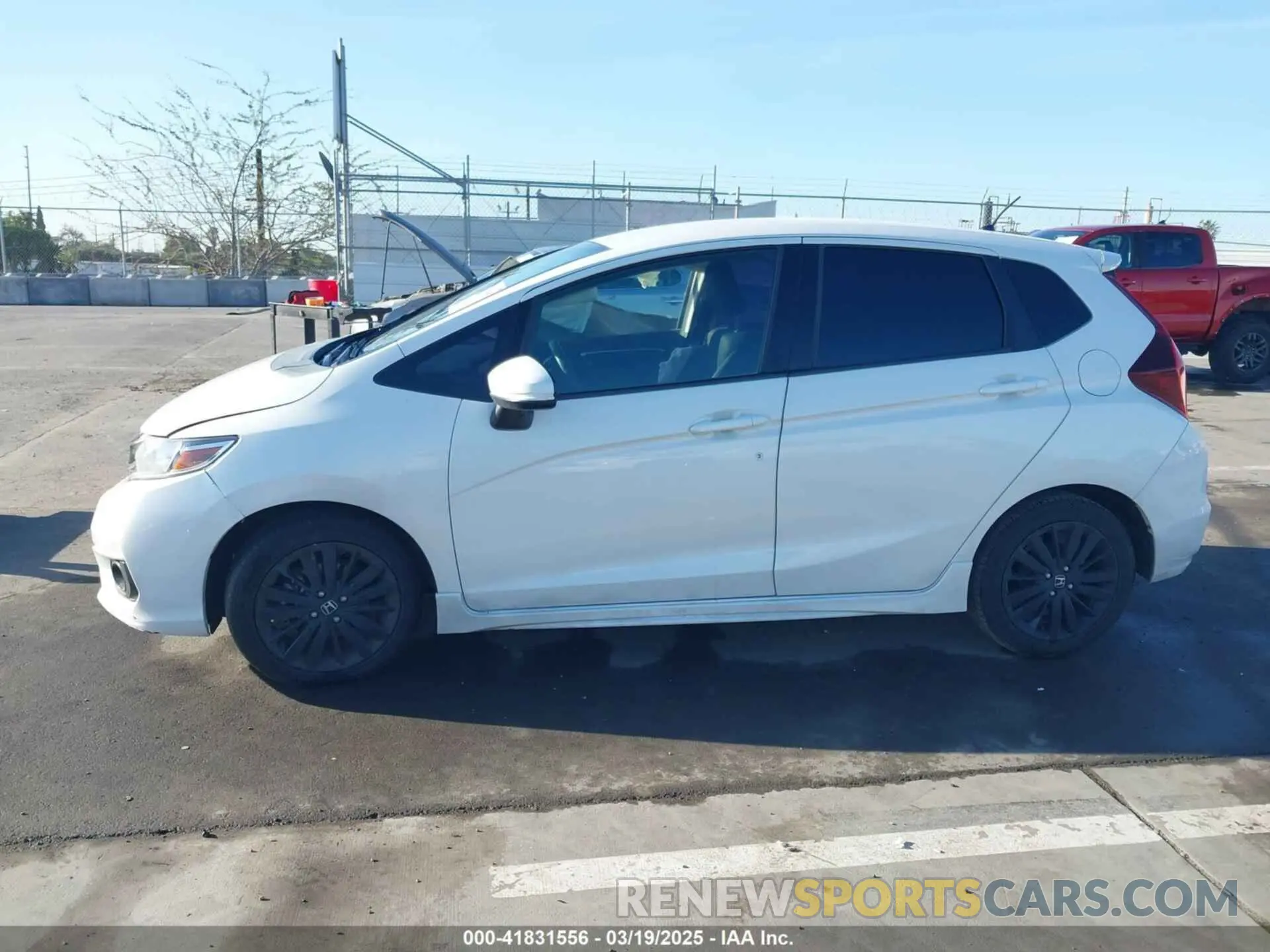 14 Фотография поврежденного автомобиля 3HGGK5H60KM717921 HONDA FIT 2019